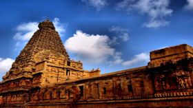 தொழில்நுட்பத்தையும் கடைந்து எடுத்த ராஜராஜ சோழன் கட்டிய பெரியகோயில்.!