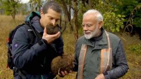 மேன் Vs வைல்ட் நிகழ்ச்சியில் நரேந்திர மோடி! வைரல் ஆகும் மோடி Vs பியர் கிரில்லஸ்!