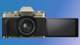 Fujifilm X-T200 மிரர்லெஸ் கேமரா ஃபிலிப் டிஸ்பிளேயுடன் அறிமுகம்! விலை என்ன தெரியுமா? Fujifilm X-T200 மிரர்லெஸ் கேமரா ஃபிலிப் டிஸ்பிளேயுடன் அறிமுகம்! விலை என்ன தெரியுமா?