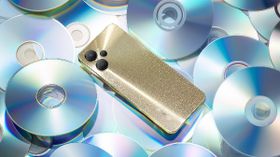 பழைய CD டிசைனில்.. சூப்பர் பட்ஜெட் விலையில் அறிமுகமான புதிய Realme 5G போன்! பழைய CD டிசைனில்.. சூப்பர் பட்ஜெட் விலையில் அறிமுகமான புதிய Realme 5G போன்!