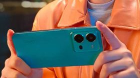 ஆரம்பமே அட்டகாச சலுகை.. Vivo V25 5G விற்பனை தொடக்கம்: மிஸ் பண்ணாதீங்க! ஆரம்பமே அட்டகாச சலுகை.. Vivo V25 5G விற்பனை தொடக்கம்: மிஸ் பண்ணாதீங்க!