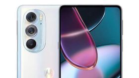 கண்ணா.. இனிமேல் தான் ஆட்டமே ஆரம்பம்! Motorola கிட்ட இருந்து இப்படி ஒரு Phone-ஆ! கண்ணா.. இனிமேல் தான் ஆட்டமே ஆரம்பம்! Motorola கிட்ட இருந்து இப்படி ஒரு Phone-ஆ!