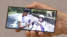 இப்படியொரு போன் பார்த்திருக்கவே மாட்டீங்க: மாஸ் காட்டிய Motorola: அப்படியென்ன ஸ்பெஷல்.! இப்படியொரு போன் பார்த்திருக்கவே மாட்டீங்க: மாஸ் காட்டிய Motorola: அப்படியென்ன ஸ்பெஷல்.!