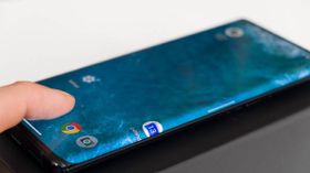 மோட்டோரோலா நிறுவனத்தின் தயாரிப்பா இது?.. பல 5G போன்களுக்கு இந்த Moto போன் டஃப் கொடுக்கும்போல!! மோட்டோரோலா நிறுவனத்தின் தயாரிப்பா இது?.. பல 5G போன்களுக்கு இந்த Moto போன் டஃப் கொடுக்கும்போல!!