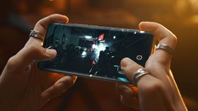 Realme 10 Pro Plus Review: டிஸ்பிளேவை லேசா வளைச்சி விட்டதுக்கு இவ்ளோ சீன்-ஆ? நம்பி வாங்கலாமா? வேண்டாமா? Realme 10 Pro Plus Review: டிஸ்பிளேவை லேசா வளைச்சி விட்டதுக்கு இவ்ளோ சீன்-ஆ? நம்பி வாங்கலாமா? வேண்டாமா?