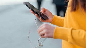 பகுதி நேர வேலை: விமர்சனம் செய்வதன் மூலம் சம்பளம்.! ரூ.76 லட்சத்தை இழந்த பெண்.! முழு விவரம்.!