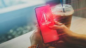 உங்ககிட்ட இந்த ஸ்கிரீன் ரெக்கார்டிங் ஆப் இருக்கா? இருந்தா ரொம்ப ஆபத்து! Google ரெட் அலர்ட்