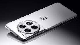 விஸ்வரூப மாடல்.. QHD டிஸ்பிளே.. SONY கேமரா.. 100W சார்ஜிங்.. 1டிபி மெமரி.. எந்த போன்? விஸ்வரூப மாடல்.. QHD டிஸ்பிளே.. SONY கேமரா.. 100W சார்ஜிங்.. 1டிபி மெமரி.. எந்த போன்?