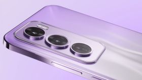 OPPO விஸ்வரூபம்.. 3D கர்வ்ட் டிஸ்பிளே.. SONY கேமரா.. 12GB ரேம்.. 5000mAh பேட்டரி.. எந்த மாடல்?