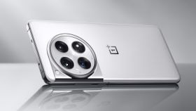மிரண்டு போவீங்க.. OnePlus-இன் பீஸ்ட்.. 3D டிஸ்பிளே.. SONY கேமரா.. 100W சார்ஜிங்.. 120X ஜூமிங்.. எந்த மாடல்? மிரண்டு போவீங்க.. OnePlus-இன் பீஸ்ட்.. 3D டிஸ்பிளே.. SONY கேமரா.. 100W சார்ஜிங்.. 120X ஜூமிங்.. எந்த மாடல்?