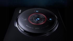யாரு சாமி அவன்.. SONY கேமரா.. BOE டிஸ்பிளே.. 5100mAh பேட்டரி.. AI பீச்சர்கள்.. எந்த மாடல்? யாரு சாமி அவன்.. SONY கேமரா.. BOE டிஸ்பிளே.. 5100mAh பேட்டரி.. AI பீச்சர்கள்.. எந்த மாடல்?