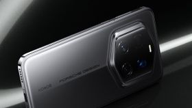 இவரு வேற மாதிரி.. 200MP டெலிபோட்டோ.. 100W சார்ஜிங்.. 24GB ரேம்.. 5850mAh பேட்டரி.. போர்ஸ் அப்படி.. எந்த மாடல்?