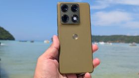 நாடே எதிர்பார்த்த Motorola 5ஜி போன்.. சோனி கேமரா.. IP69 ரேட்டிங்.. எந்த மாடல்? என்ன விலை? நாடே எதிர்பார்த்த Motorola 5ஜி போன்.. சோனி கேமரா.. IP69 ரேட்டிங்.. எந்த மாடல்? என்ன விலை?