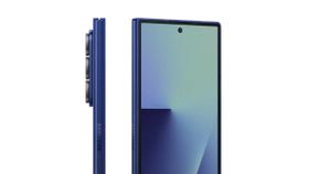 Samsung பின்னுறானே.. டபுள் கிளாஸ் டிஸ்பிளே உடன் புதிய போன்.. என்ன யூஸ்? எந்த மாடல்?