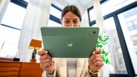 Motorola அறிமுகம் செய்த புதிய 5ஜி டேப்லெட்.. 7040mAh பேட்டரி.. டால்பி அட்மாஸ்.. எந்த மாடல்?