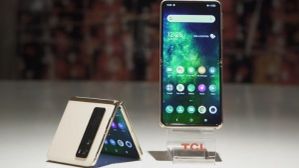CES 2022: TCL ने कॉन्सेप्ट फोल्डेबल फोन, AR ग्लास का किया खुलासा, लॉन्च किया पहला लैपटॉप CES 2022: TCL ने कॉन्सेप्ट फोल्डेबल फोन, AR ग्लास का किया खुलासा, लॉन्च किया पहला लैपटॉप