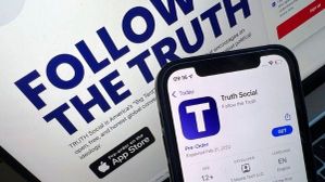 Truth Social: डोनाल्ड ट्रम्प ने लॉन्च किया खुद का सोशल मीडिया ऐप 'ट्रुथ सोशल' Truth Social: डोनाल्ड ट्रम्प ने लॉन्च किया खुद का सोशल मीडिया ऐप 'ट्रुथ सोशल'