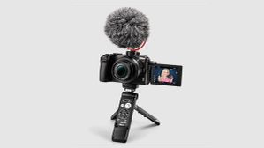 भारत में लॉन्च हुआ अब तक का सबसे हल्का Nikon Mirrorless Camera भारत में लॉन्च हुआ अब तक का सबसे हल्का Nikon Mirrorless Camera
