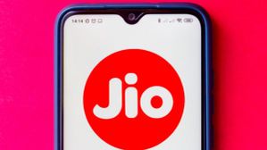 Reliance Jio Plans: कम कीमत में जियो दे रहा हैं इन 3 प्रीपेड प्लान्स में डेली 2GB डेटा और बहुत कुछ Reliance Jio Plans: कम कीमत में जियो दे रहा हैं इन 3 प्रीपेड प्लान्स में डेली 2GB डेटा और बहुत कुछ