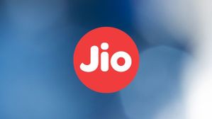 Jio Plans: जेब में पैसे कम हैं, तो करा लीजिये यह सस्ता रिचार्ज, 1 महीने तक मिलेंगे कॉल-डेटा सब फ्री में Jio Plans: जेब में पैसे कम हैं, तो करा लीजिये यह सस्ता रिचार्ज, 1 महीने तक मिलेंगे कॉल-डेटा सब फ्री में