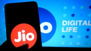 Reliance Jio ने चुपके से बंद किया ये पॉपुलर रिचार्ज प्लान; Disney+ Hotstar का मिलता था सब्सक्रिप्शन Reliance Jio ने चुपके से बंद किया ये पॉपुलर रिचार्ज प्लान; Disney+ Hotstar का मिलता था सब्सक्रिप्शन
