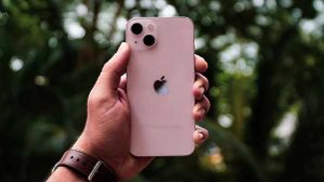 iPhone 13 पर Rs 28,550 रुपये का डिस्काउंट, मिल रहे कई शानदार ऑफर भी iPhone 13 पर Rs 28,550 रुपये का डिस्काउंट, मिल रहे कई शानदार ऑफर भी