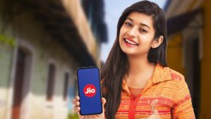 Jio का नया 749 रुपये का प्रीपेड रिचार्ज प्लान लॉन्च, मिलती है 90 दिनों की वैलिडिटी Jio का नया 749 रुपये का प्रीपेड रिचार्ज प्लान लॉन्च, मिलती है 90 दिनों की वैलिडिटी
