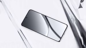 Realme GT 5 एलईडी लाइट और फास्ट चार्जिंग स्पेक्स के साथ जल्द होगा लॉन्च, कीमत भी कम