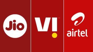 Jio Vs Airtel Vs Vi: कौन सी कंपनी ऑफर कर रही सबसे सस्ता Data Voucher, यहां जानें कीमत व वैधता 