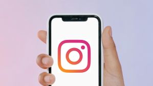 Instagram की पोस्ट को बनाना चाहते हैं क्रिएटिव और अट्रैक्टिव, तो इस ट्रिक से पोस्ट में जोड़े टेक्स्ट और स्टिकर
