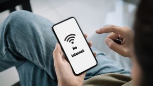 मोबाइल डाटा ऑन होने के बाद भी इंटरनेट नहीं कर रहा काम; ये 5 ट्रिक्स आएंगी काम मोबाइल डाटा ऑन होने के बाद भी इंटरनेट नहीं कर रहा काम; ये 5 ट्रिक्स आएंगी काम