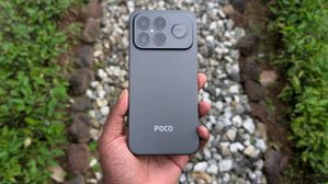 Poco F8 Ultra vs Poco F8 Pro: प्रोसेसर, कैमरा और बैटरी में कौन किस पर भारी? पढ़ें पूरा कंपेरिजन