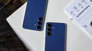 Amazon सेल में सस्ता हुआ Samsung Galaxy S25 FE, ₹50,000 के करीब मिल रहा फ्लैगशिप फोन