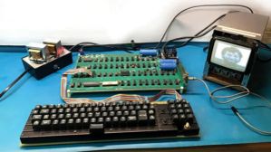 Apple-1 Computer, Initially Launched in 1976 for Approx. $667, Sold for Over Rs 3 Crore at an Auction Apple-1 Computer, Initially Launched in 1976 for Approx. $667, Sold for Over Rs 3 Crore at an Auction