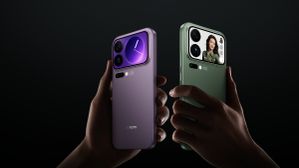 Xiaomi 17 Pro, Xiaomi 17 Pro Max Launched with Snapdragon 8 Elite Gen 5 SoC, Rear OLED Display, HyperOS 3