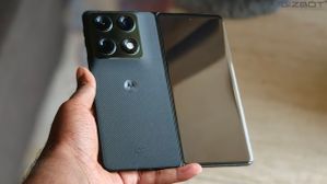 Motorola Razr Fold Launched in India: Price Starts at ₹1,49,999; FIFA World Cup Edition Also Announced Motorola Razr Fold Launched in India: Price Starts at ₹1,49,999; FIFA World Cup Edition Also Announced