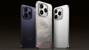iQOO 16 Launched with Snapdragon 8 Elite Extreme Gen 6, 8400mAh Battery, 165Hz OLED Display, Android 17