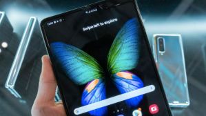 Samsung Galaxy Fold 2: ಗ್ಯಾಲಕ್ಸಿ ಫೋಲ್ಡ್2 ಫೋನ್ನ ಫೀಚರ್ಸ್ ಬಹಿರಂಗ! Samsung Galaxy Fold 2: ಗ್ಯಾಲಕ್ಸಿ ಫೋಲ್ಡ್2 ಫೋನ್ನ ಫೀಚರ್ಸ್ ಬಹಿರಂಗ!