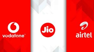 Airtel, VI, Jio: ಸ್ಟ್ರೀಮಿಂಗ್ ಸೇವೆ ನೀಡುವ ಬೆಸ್ಟ್ ಪ್ರಿಪೇಯ್ಡ್ ಪ್ಲಾನ್ಗಳು! Airtel, VI, Jio: ಸ್ಟ್ರೀಮಿಂಗ್ ಸೇವೆ ನೀಡುವ ಬೆಸ್ಟ್ ಪ್ರಿಪೇಯ್ಡ್ ಪ್ಲಾನ್ಗಳು!
