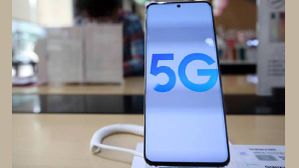 ಸದ್ಯ ಹೊಸ 5G ಸ್ಮಾರ್ಟ್ಫೋನ್ ಖರೀದಿಸ್ತಾ ಇದ್ರೆ, ಈ ಅವಕಾಶ ತಪ್ಪಿಸಿಕೊಳ್ಳಬೇಡಿ! ಸದ್ಯ ಹೊಸ 5G ಸ್ಮಾರ್ಟ್ಫೋನ್ ಖರೀದಿಸ್ತಾ ಇದ್ರೆ, ಈ ಅವಕಾಶ ತಪ್ಪಿಸಿಕೊಳ್ಳಬೇಡಿ!