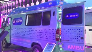 ಆರೋಗ್ಯ ಕ್ಷೇತ್ರದಲ್ಲಿ ಜಿಯೋ 5G ಎಂಟ್ರಿ!..ಏನೆಲ್ಲಾ ಅನುಕೂಲ ಆಗಲಿದೆ? ಆರೋಗ್ಯ ಕ್ಷೇತ್ರದಲ್ಲಿ ಜಿಯೋ 5G ಎಂಟ್ರಿ!..ಏನೆಲ್ಲಾ ಅನುಕೂಲ ಆಗಲಿದೆ?