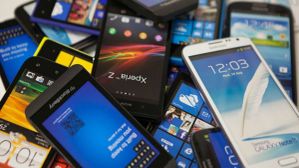 smartphone: ನಿಮ್ಮ ಹಳೇ ಫೋನ್ ಮಾರಲು ಮುಂದಾಗಿದ್ದೀರಾ?ಹಾಗಿದ್ರೆ ಅದರ ಬೆಲೆ ಈ ರೀತಿ ತಿಳಿದುಕೊಳ್ಳಿ! smartphone: ನಿಮ್ಮ ಹಳೇ ಫೋನ್ ಮಾರಲು ಮುಂದಾಗಿದ್ದೀರಾ?ಹಾಗಿದ್ರೆ ಅದರ ಬೆಲೆ ಈ ರೀತಿ ತಿಳಿದುಕೊಳ್ಳಿ!