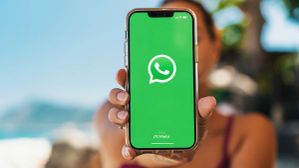 whatsapp ಗೆ ಸೇರಲಿದೆ ಆಕರ್ಷಕ ಫೀಚರ್ಸ್: ಇದರಿಂದ ಯಾರಿಗೆಲ್ಲಾ ಲಾಭ!? whatsapp ಗೆ ಸೇರಲಿದೆ ಆಕರ್ಷಕ ಫೀಚರ್ಸ್: ಇದರಿಂದ ಯಾರಿಗೆಲ್ಲಾ ಲಾಭ!?