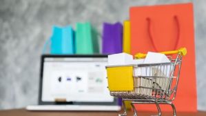 ಆನ್‌ಲೈನ್‌ ಶಾಪಿಂಗ್‌ ಮಾಡುವಾಗ ಹಣ ಉಳಿಸಬೇಕೆ? ಗೂಗಲ್‌ನ ಈ ಫೀಚರ್ಸ್‌ ಫಾಲೋ ಮಾಡಿ!