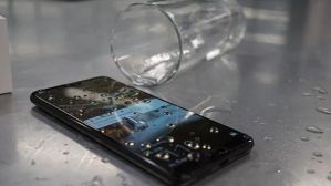 WaterProof smartphones: ಈ ಸ್ಮಾರ್ಟ್‌ಫೋನ್‌ಗಳು ನೀರಿಗೆ ಬಿದ್ರೂ ಏನೂ ಆಗೋಲ್ಲ! 15 ಸಾವಿರದೊಳಗೆ ಲಭ್ಯ