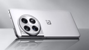 Smartphones: ಹೊಸ ಸ್ಮಾರ್ಟ್‌ಫೋನ್ ಕೊಂಡುಕೊಳ್ಳಲು ಮುಂದಾಗಿದ್ದೀರಾ? ಸ್ವಲ್ಪ ಇರಿ ಹೊಸ ವರ್ಷಕ್ಕೆ ಇವು ಲಾಂಚ್‌ ಆಗಲಿವೆ! 