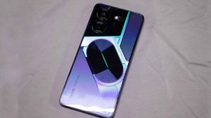 ಸ್ಟೈಲಿಶ್‌ ವಿನ್ಯಾಸದ ಈ 5G ಫೋನಿನ ಬೆಲೆಯಲ್ಲಿ ಸಖತ್ ಇಳಿಕೆ!