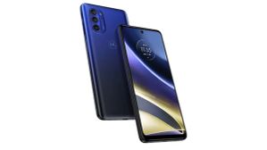 Motorola: ಟ್ರಿಪಲ್ ಕ್ಯಾಮೆರಾ ಆಯ್ಕೆಯ ಈ ಫೋನ್‌ಗೆ 48% ರಿಯಾಯಿತಿ, ಮುಗಿ ಬಿದ್ದು ಖರೀದಿಸುತ್ತಿದ್ದಾರೆ