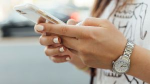 ಸದ್ಯದಲ್ಲೇ ಸ್ಮಾರ್ಟ್ಫೋನ್ ಪ್ರಿಯರಿಗೆ ಎದುರಾಗಲಿದೆ ಬೆಲೆ ಏರಿಕೆಯ ಶಾಕ್: ಕಾರಣ ಇಲ್ಲಿದೆ ಸದ್ಯದಲ್ಲೇ ಸ್ಮಾರ್ಟ್ಫೋನ್ ಪ್ರಿಯರಿಗೆ ಎದುರಾಗಲಿದೆ ಬೆಲೆ ಏರಿಕೆಯ ಶಾಕ್: ಕಾರಣ ಇಲ್ಲಿದೆ