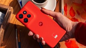 Motorola: ಬರ್ತಿದೆ ಹೊಸ ಫೋನ್! ಬಿಡುಗಡೆ ದಿನಾಂಕ ಘೋಷಣೆ; ವಿಶೇಷತೆಗಳೇನು? Motorola: ಬರ್ತಿದೆ ಹೊಸ ಫೋನ್! ಬಿಡುಗಡೆ ದಿನಾಂಕ ಘೋಷಣೆ; ವಿಶೇಷತೆಗಳೇನು?